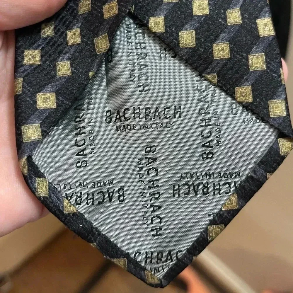Bachrach Men’s Tie-great condition-100% silk